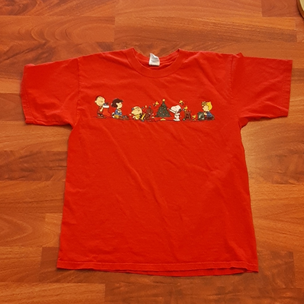 Peanuts Christmas tee